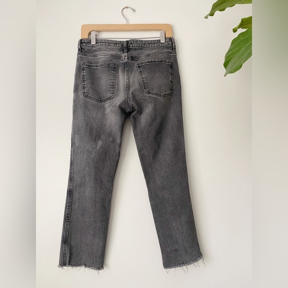 💕FREE PEOPLE Crop Straight Denim Jeans Fray Raw Hem Short High Waisted Hem 28S - Picture 3 of 8